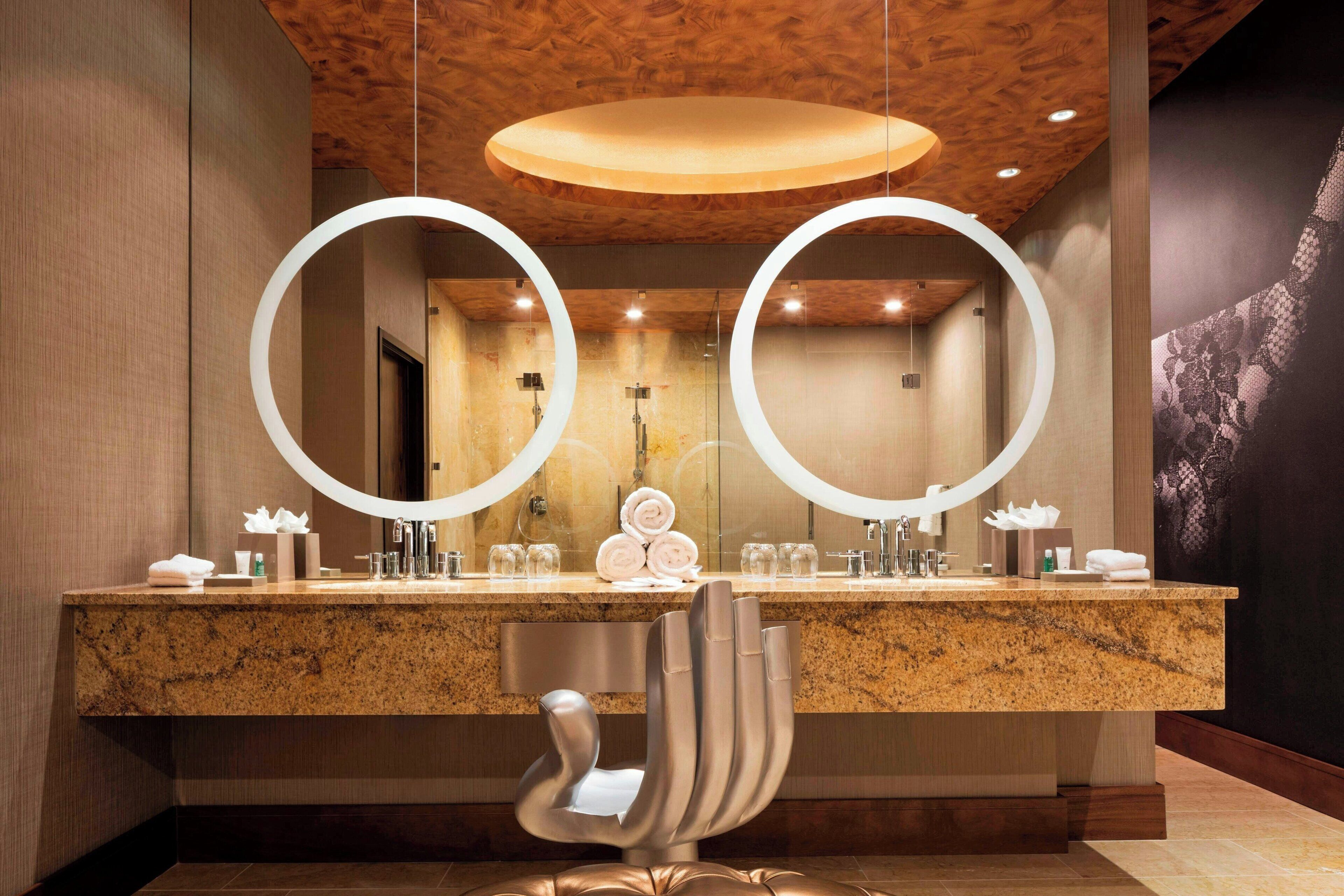 Free toiletries, hair dryer, bathrobes, towels