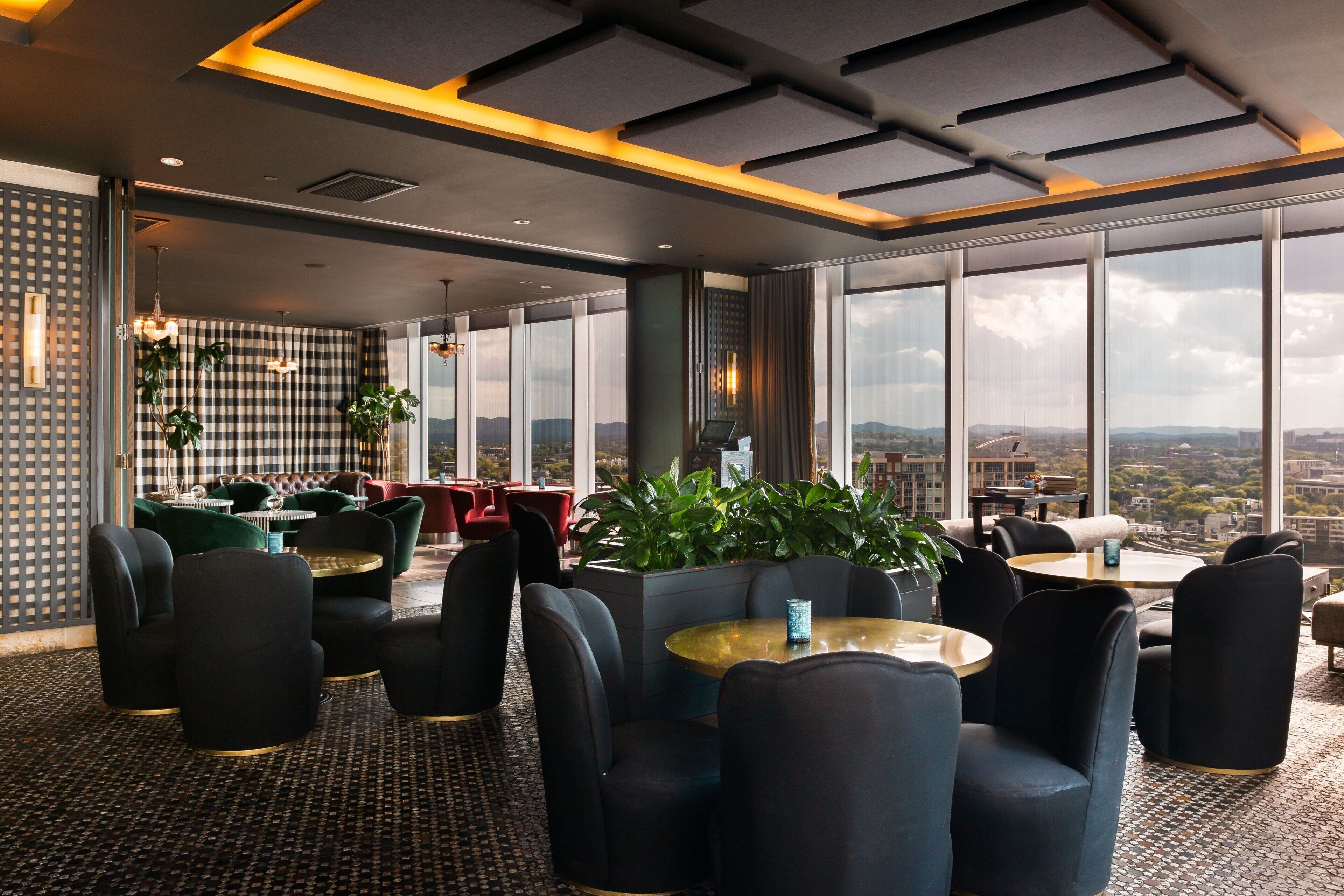 2 bars/lounges, poolside bar