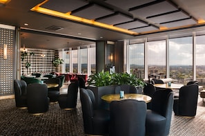 2 bars/lounges, poolside bar