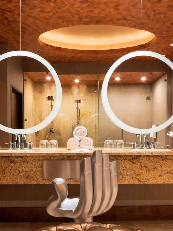 Free toiletries, hair dryer, bathrobes, towels