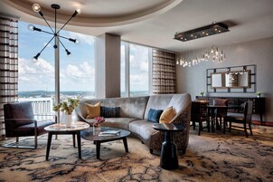 Belmont Suite, 1 Bedroom | Premium bedding, down comforters, pillowtop beds, in-room safe