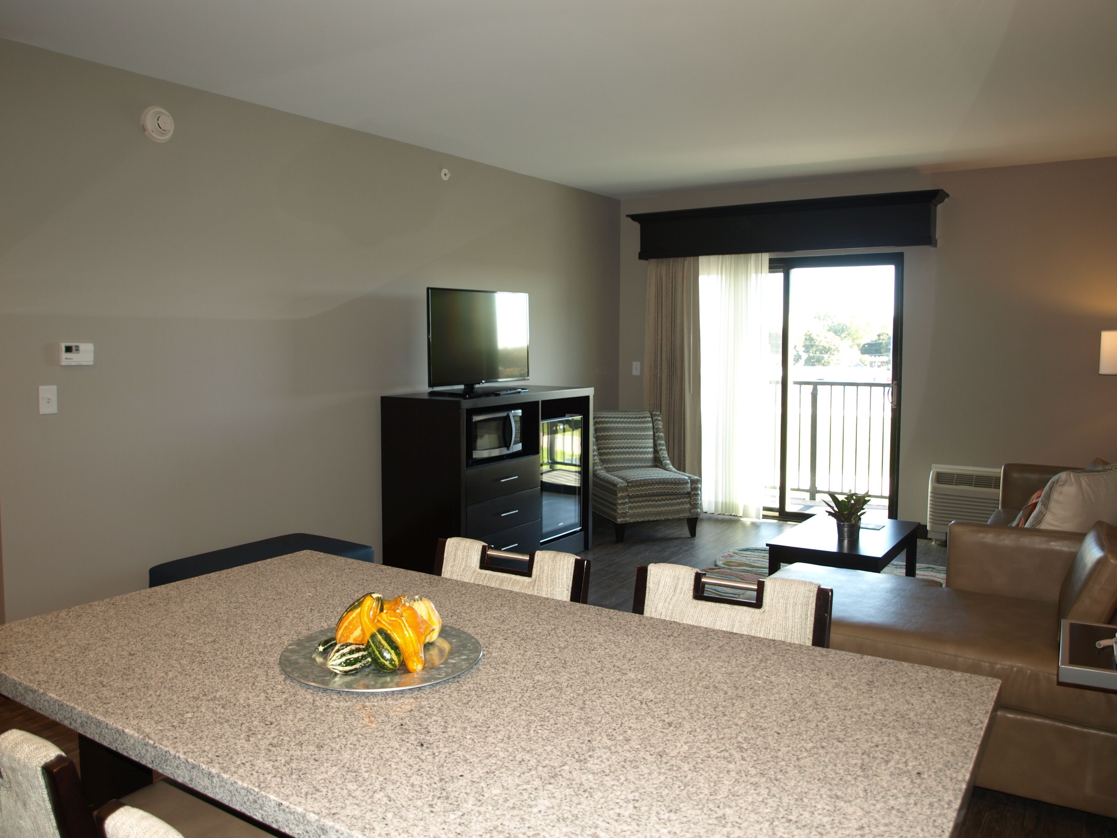 42-inch flat-screen tv with cable channels, tv