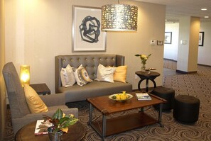 Lobby lounge - Hotel At Batavia Downs (Batavia)