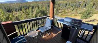 Forest Park 3 Bed 4 Bath Townhome