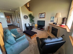 Maison, plusieurs lits (Forest Park 3 bed 4 Bath Twnhm HTJM) | Coin séjour