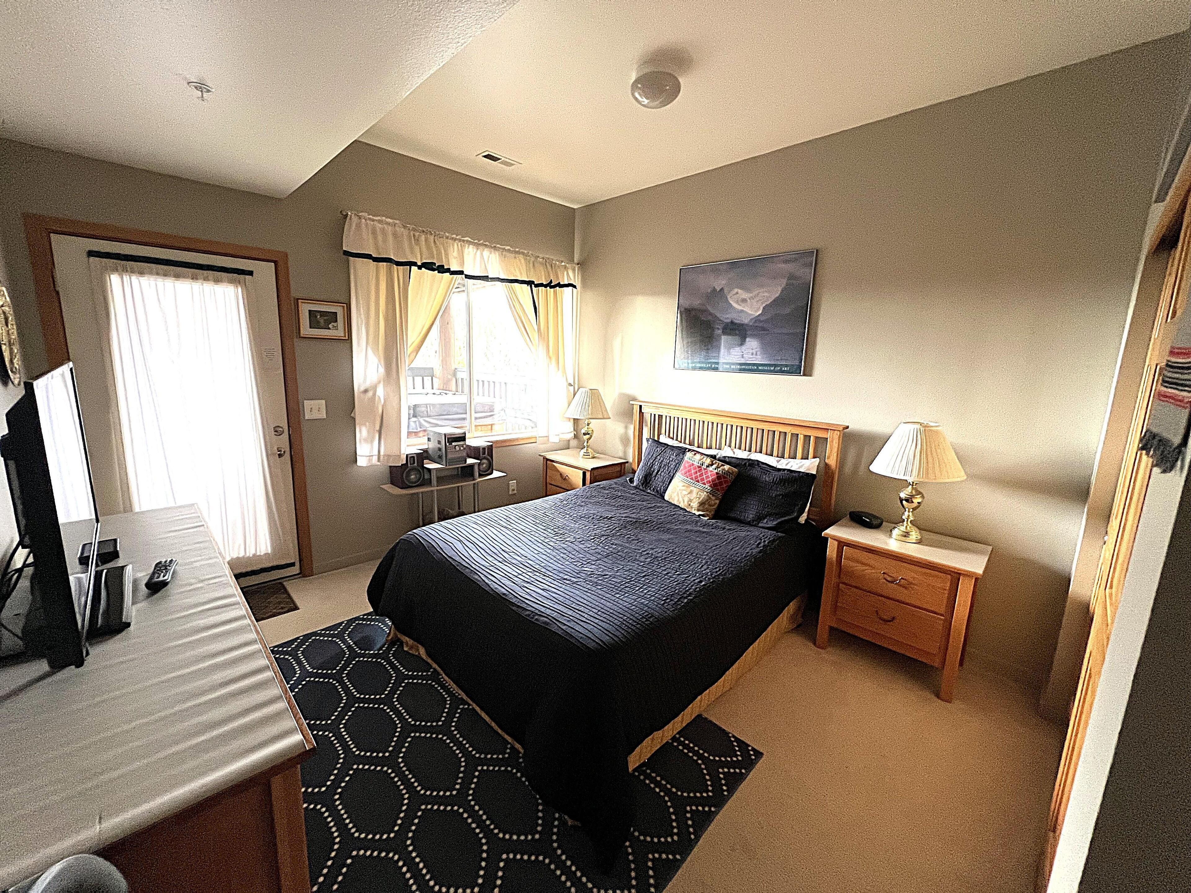 House, Multiple Beds (Forest Park 3 bed 4 Bath Twnhm HTJM)