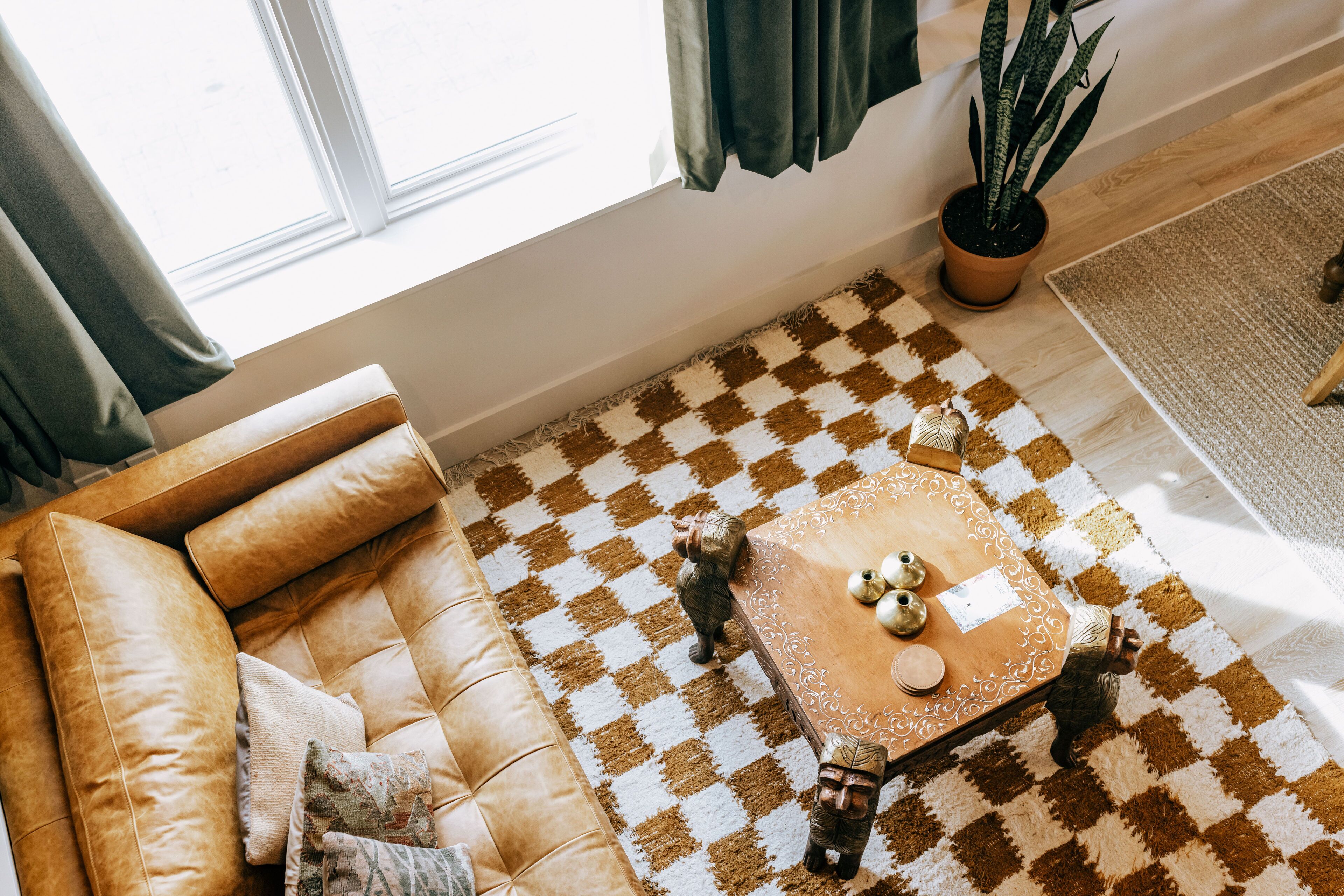 suite (extra large) | living area | flat-screen tv, ipod dock, mp3 dock