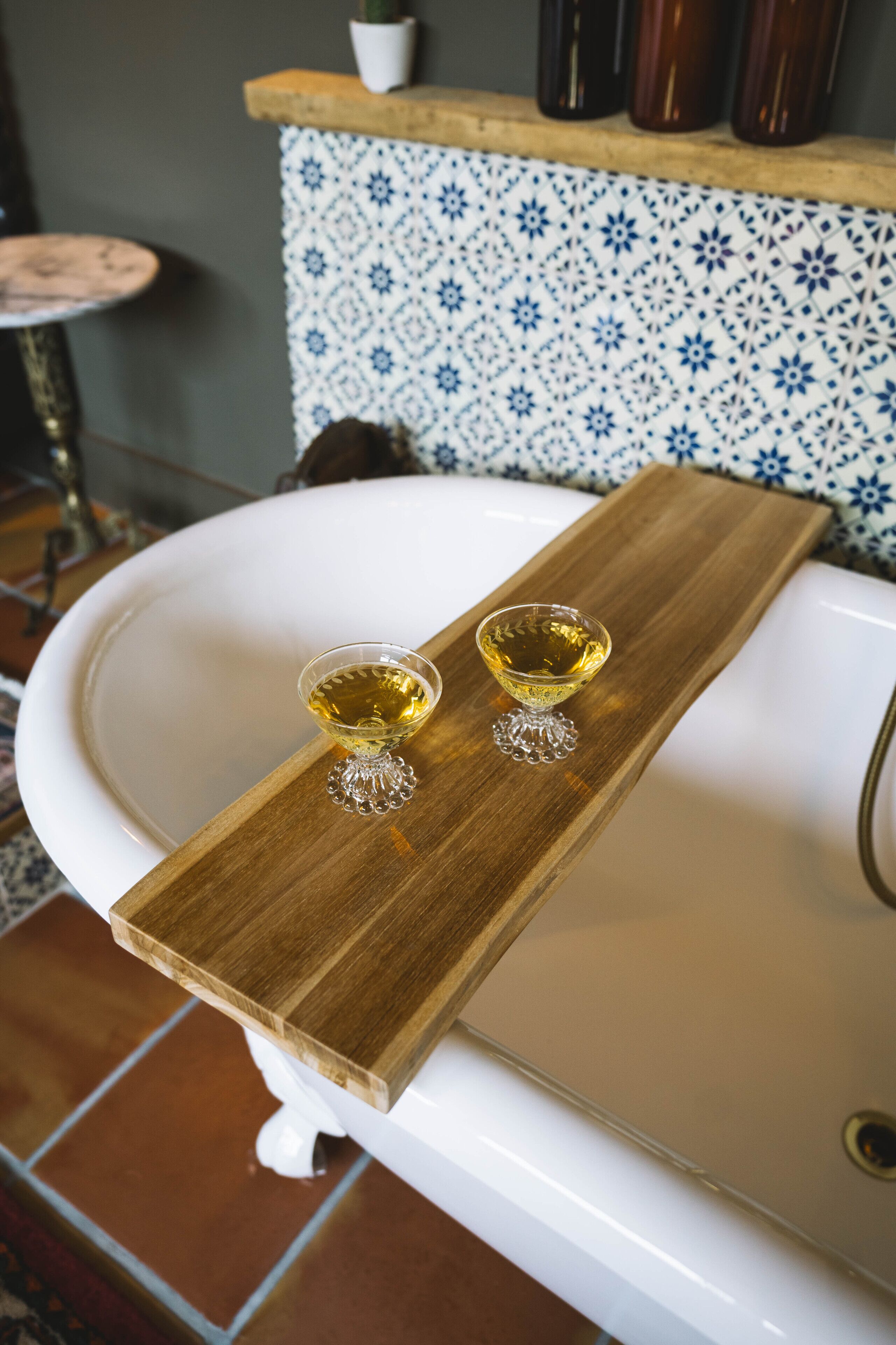 suite (extra large) | bathroom | free toiletries, hair dryer, bathrobes, towels