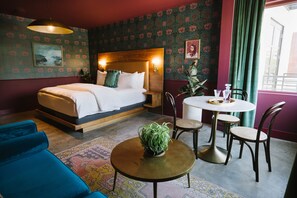Junior Suite, 1 King Bed, Non Smoking (Large) | Frette Italian sheets, premium bedding, down comforters