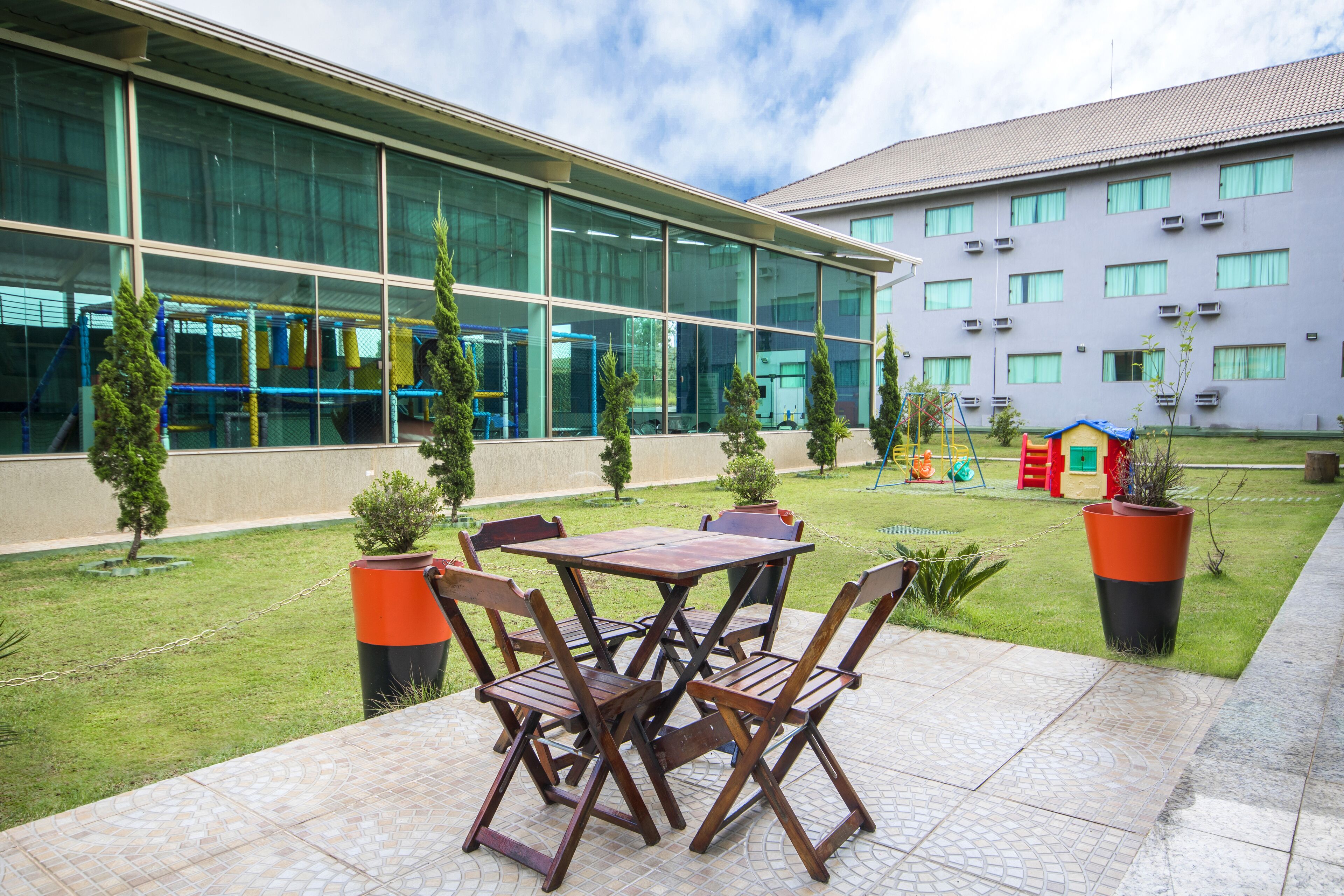 Área de juegos infantiles al aire libre