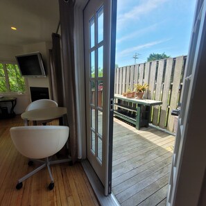 开间套房, 1 张特大床 | 露台