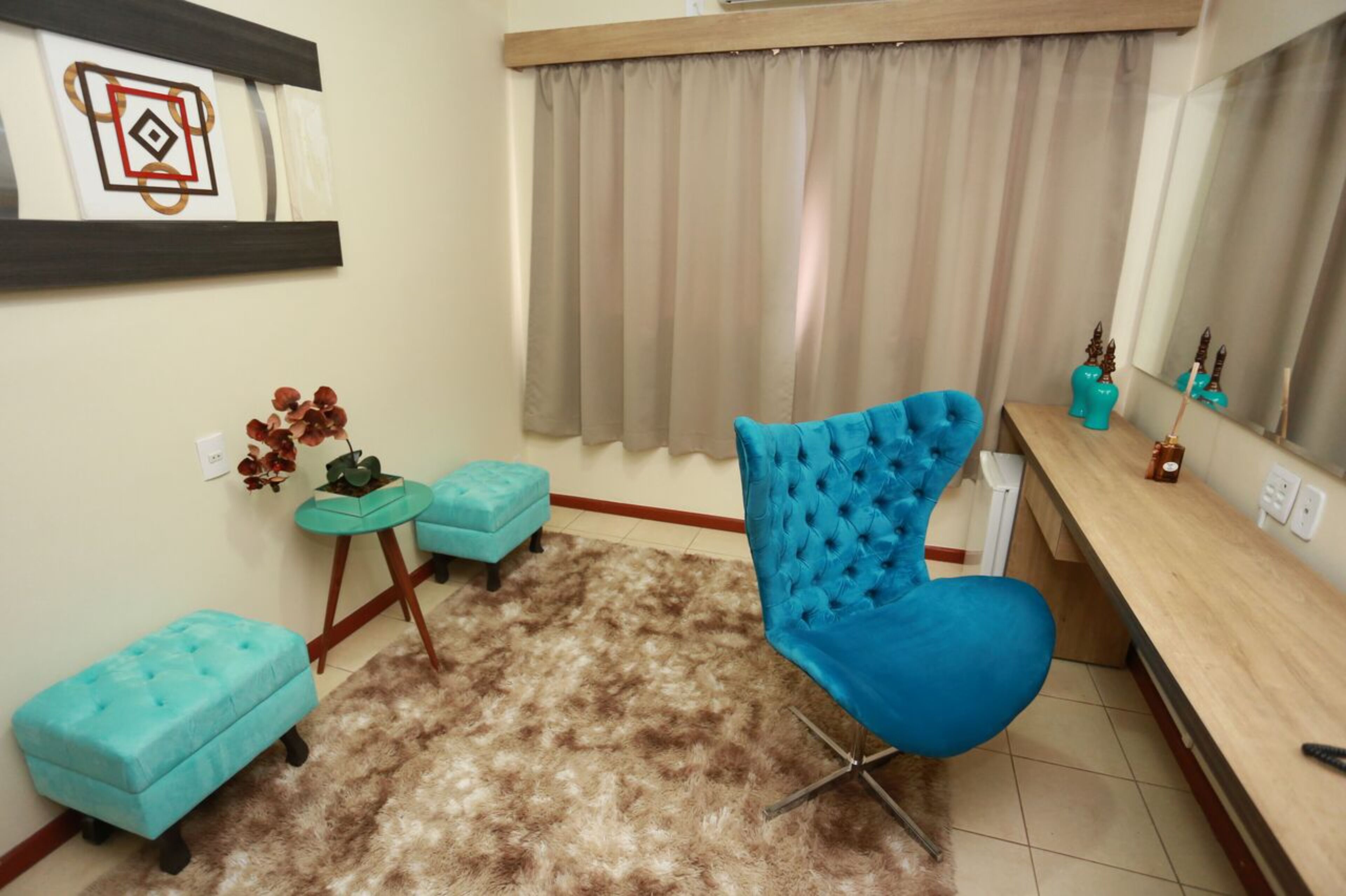 Quarto casal exclusivo | Frigobar, cortinas blackout, ferros/tábuas de passar roupa