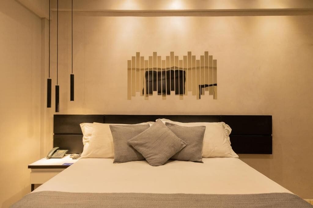 Quarto casal standard, 1 cama de casal (Super) | Frigobar, cortinas blackout, ferros/tábuas de passar roupa