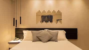 Quarto casal standard, 1 cama de casal (Super) | Frigobar, cortinas blackout, ferros/tábuas de passar roupa