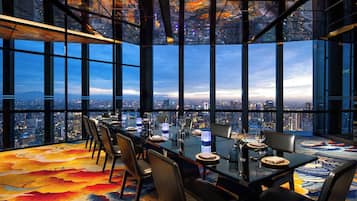 2 Restaurants, Frühstück, Mittagessen, Abendessen, internationale Küche
