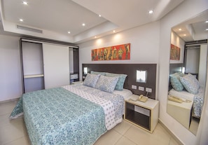Luxury Studio, 1 Bedroom, Lanai, Beachside | 1 bedroom, in-room safe, individually furnished, blackout drapes - MARINAS PRAIA Flat by Penareia.tur.br (João Pessoa)