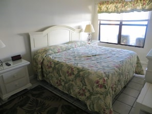 Standard Condo, 2 Bedrooms, Kitchen, Beach View | Free WiFi - Phoenix II by Sugar Sands Realty (Orange Beach)