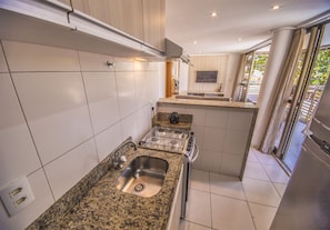 Premium-Apartment, 2 Schlafzimmer, Meerblick, Strandnähe | Eigene Kochnische