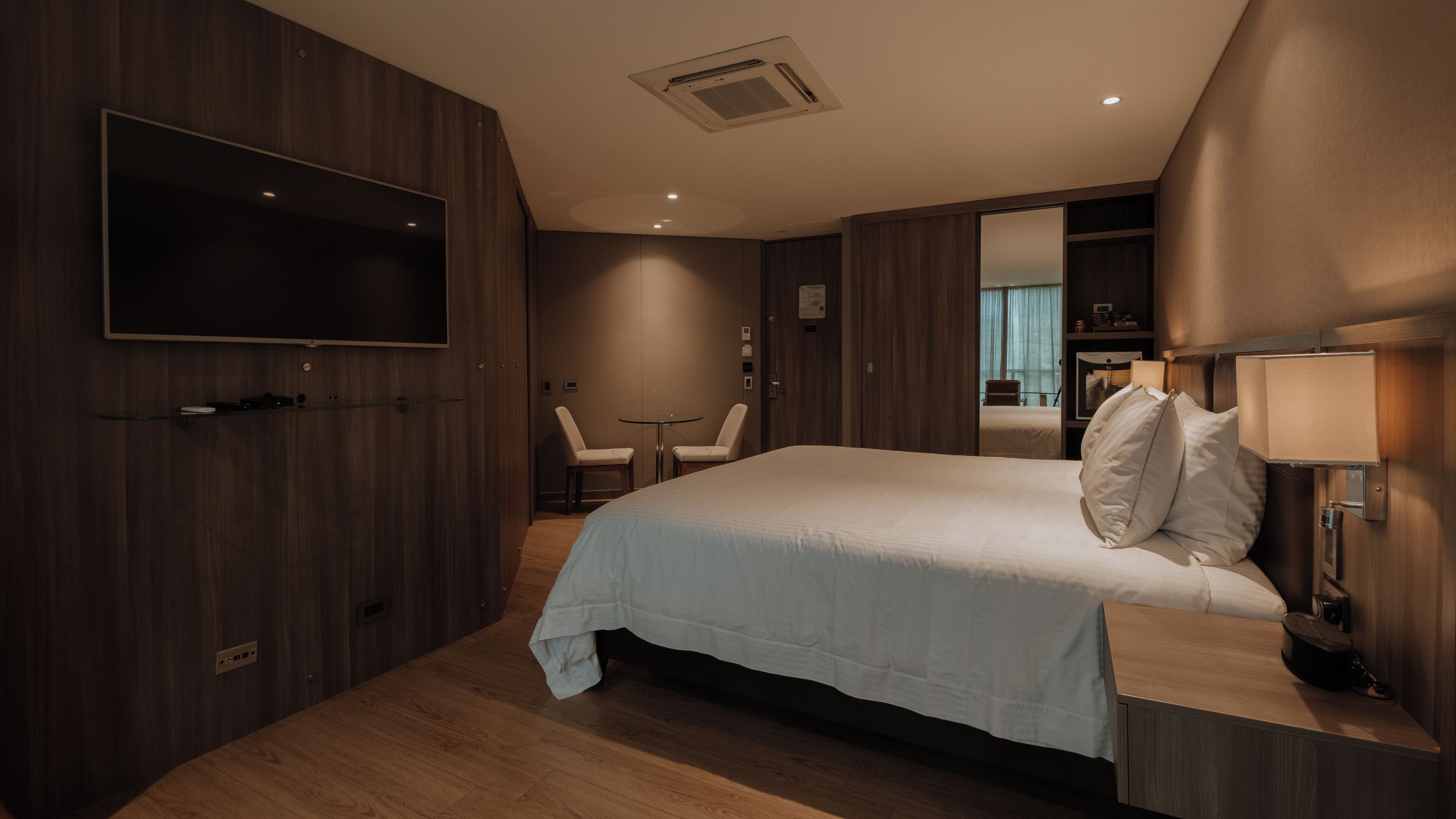 superior room, 1 king bed | 1 bedroom, egyptian cotton sheets, premium bedding, down duvets