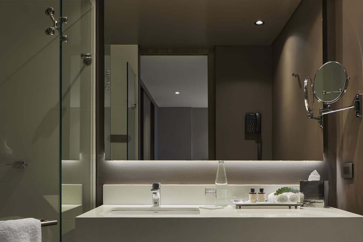 Bad | Designertoalettartikler, hårføner, badekåper og håndklær