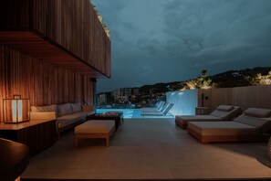 Outdoor pool - Binn Hotel (Medellín)