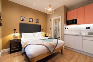 Large | Premium bedding, individually decorated, individually furnished, desk - Room2 London Hammersmith Townhouse (London)
