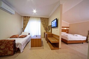 Minibar, in-room safe, desk, free cribs/infant beds - Asda Maris Hotel (Marmaris)