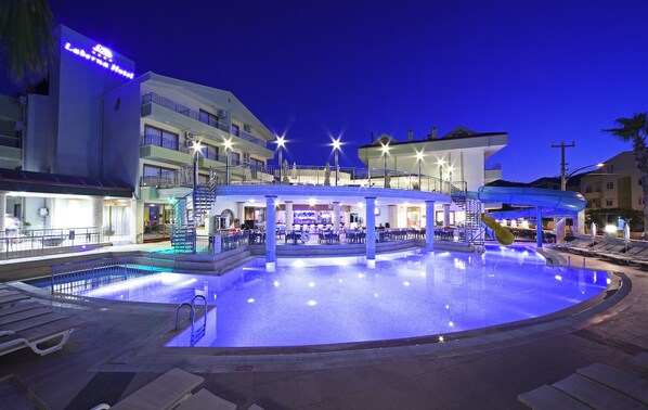 Outdoor pool, open 8 AM to 6 PM, pool umbrellas, sun loungers - Asda Maris Hotel (Marmaris)