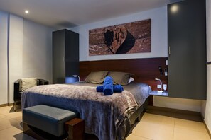 Apartment, 2 Bedrooms | In-room safe, individually furnished, soundproofing, iron/ironing board