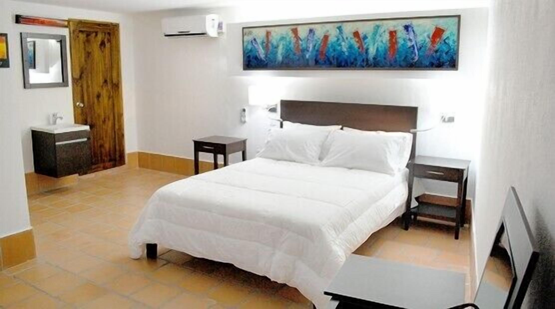 desk, soundproofing, free wifi, bed sheets