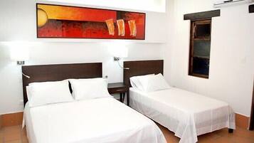 Desk, soundproofing, WiFi (free), bed sheets