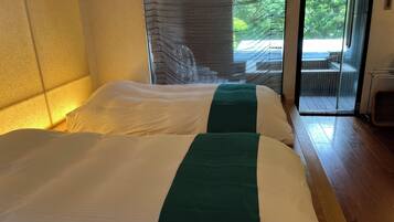 ミニバー、セーフティボックス (室内)、WiFi (無料)、ベッドシーツ