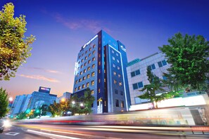 Front of property – evening/night