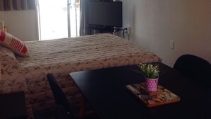 Appartement, 1 chambre, salle de bain privée | Vue de la chambre