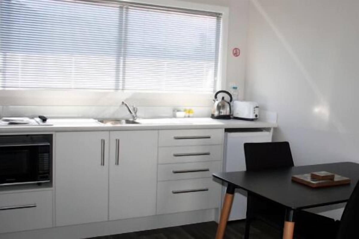 Apartment, 2 Bedrooms, Private Bathroom | Cribs (free), rollaway beds (surcharge), WiFi (free), bed sheets
