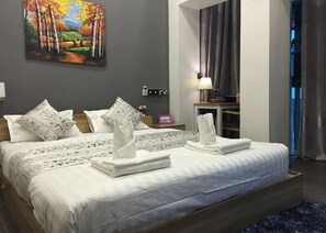 Deluxe Double Room | In-room safe, desk, free WiFi