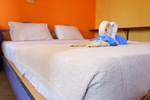 Economy Room | Desk, rollaway beds, free WiFi, bed sheets - B&B House & Hostel (Khon Kaen)
