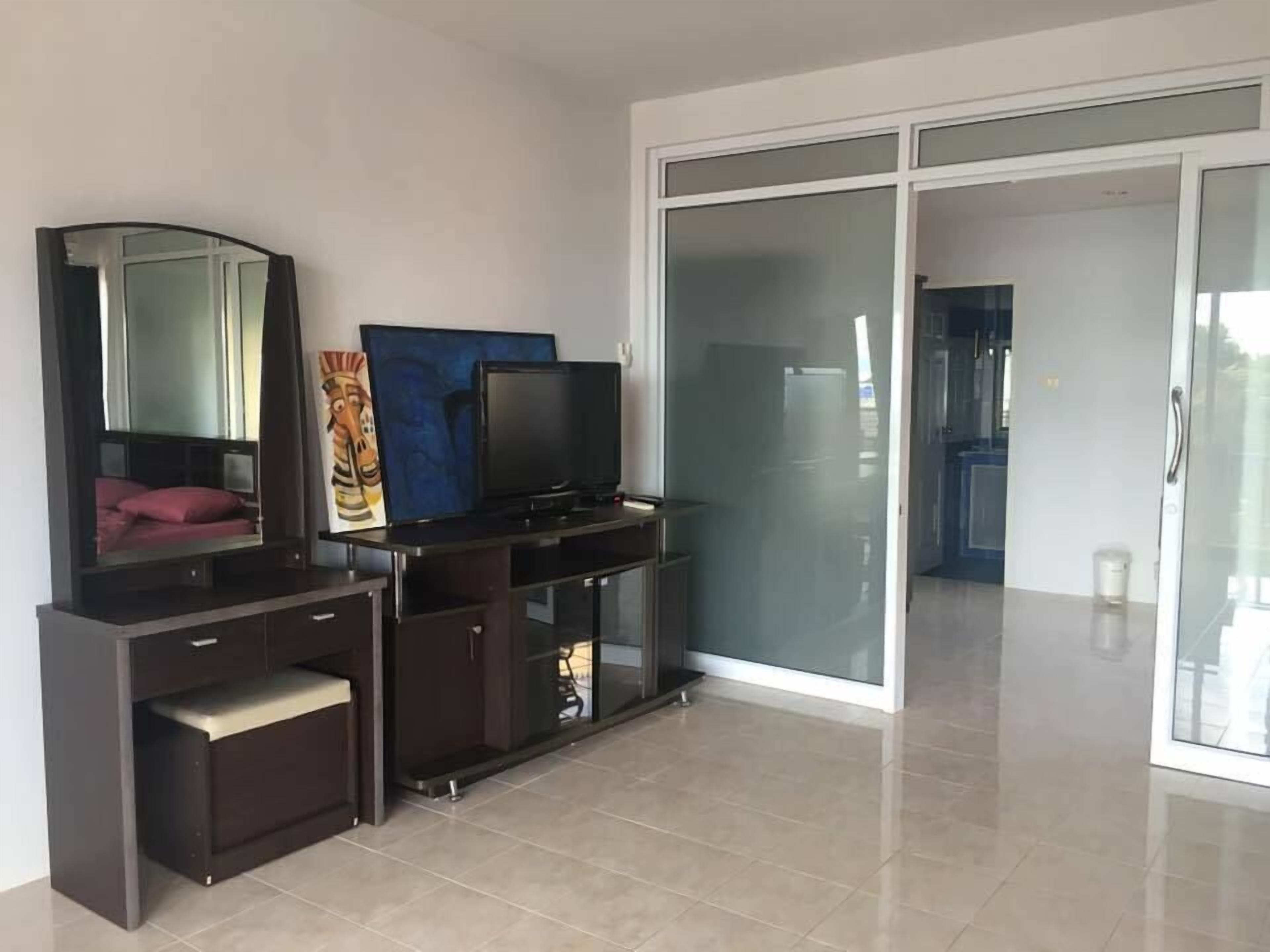 Basic Apartment | Television