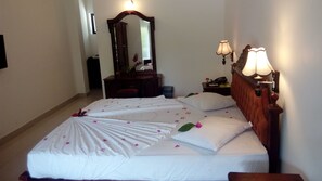 Deluxe Double Room | View from room - Sarathchandra Tourist Guest House (Embilipitiya)