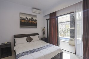 Standard Room, 1 Double Bed | Minibar, in-room safe, desk, free WiFi