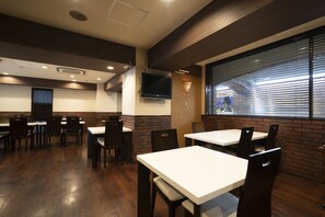 Breakfast, lunch and dinner served - Hotel City Inn Wakayama (Wakayama)