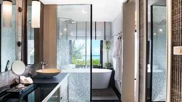 Shellsea Pool Access | Bathroom | Separate tub and shower, deep soaking tub, rainfall showerhead