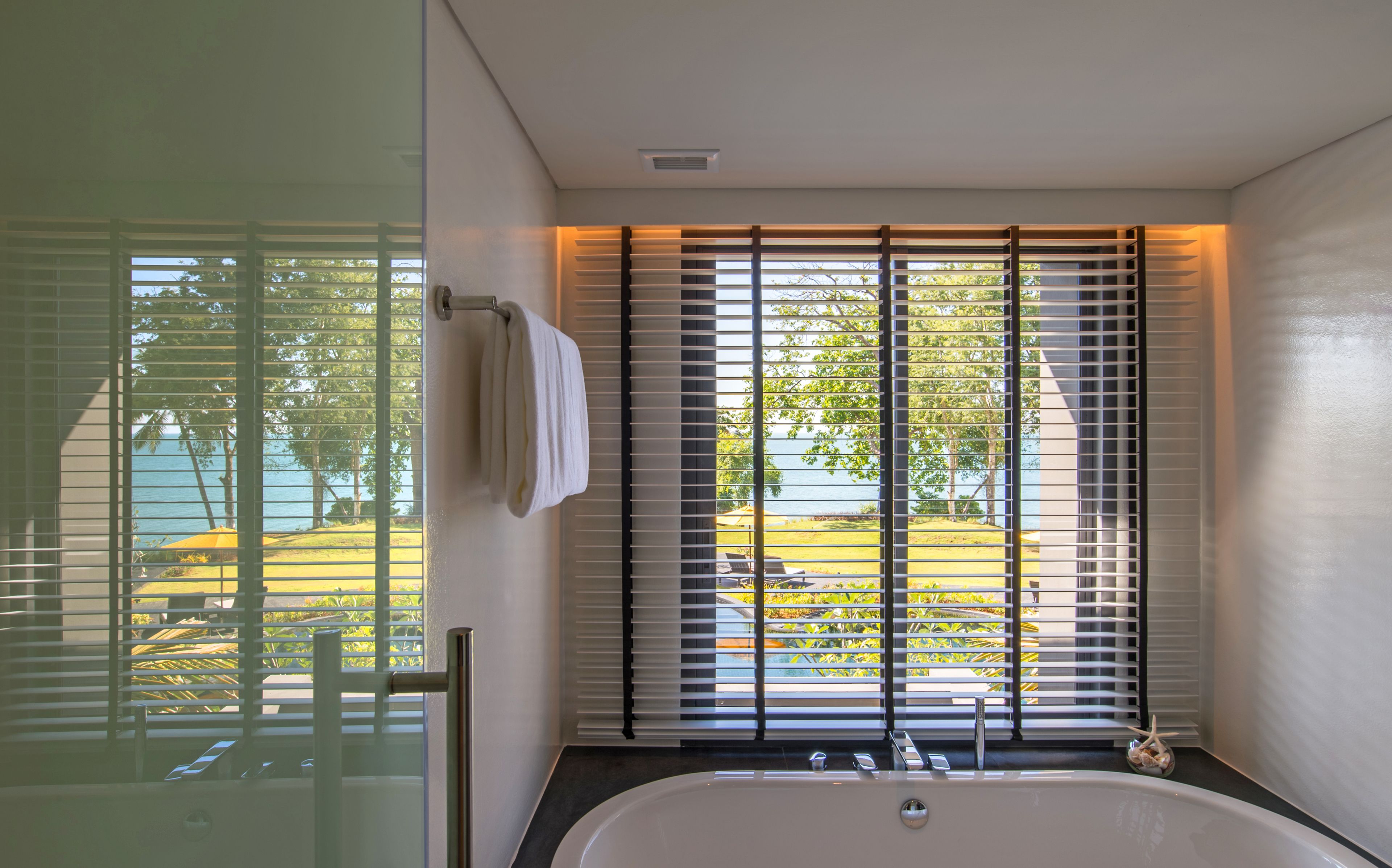 shellsea pool access | 1 bedroom, minibar, in-room safe, individually furnished