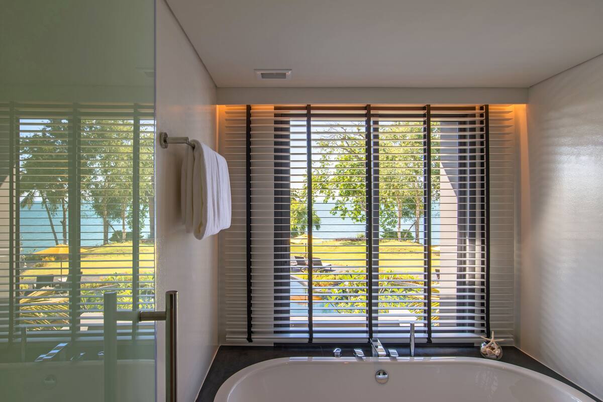 shellsea pool access | 1 bedroom, minibar, in-room safe, individually furnished