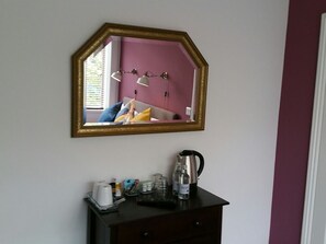 Chambre Triple, salle de bains attenante | Wi-Fi gratuit