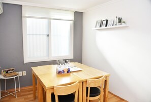 Dining - The Blossom Yeonnam Guesthouse (Seoul)