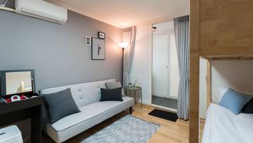 Kamar Quadruple, kamar mandi pribadi | Setrika/meja setrika, Wi-Fi gratis, dan seprai linen