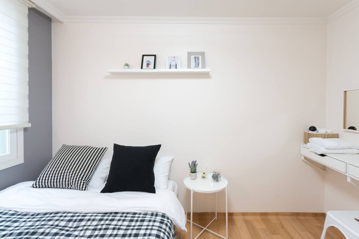Basic Double Room (Shared Bathroom) | Iron/ironing board (on request), free WiFi, bed sheets