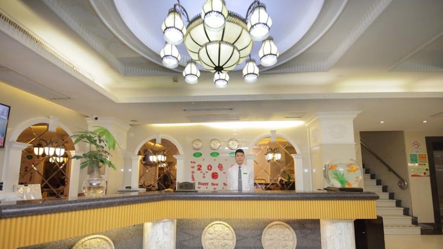 LN White House Hotel