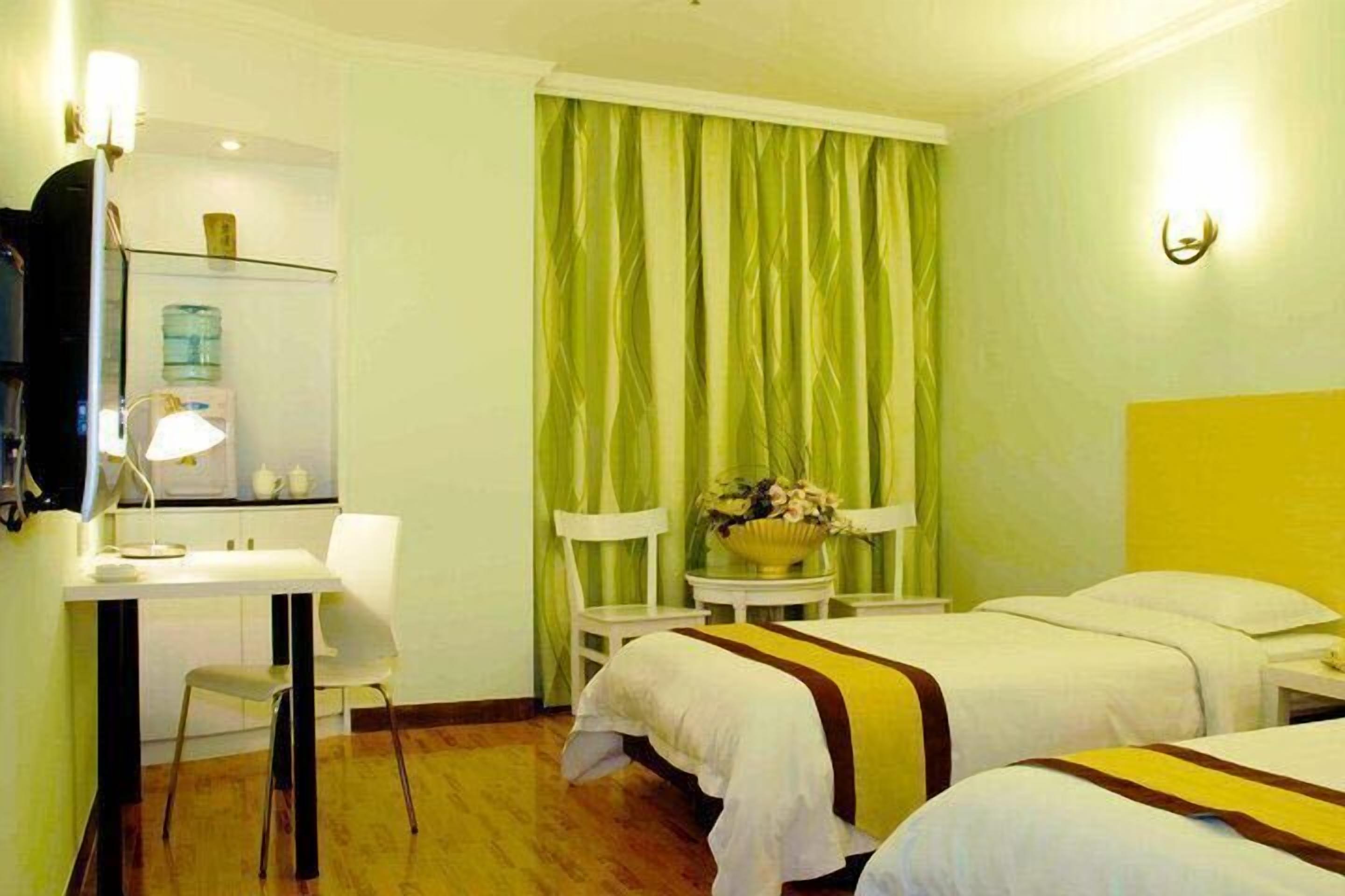 デラックス ツインルーム | デスク、WiFi (無料)、ベッドシーツ